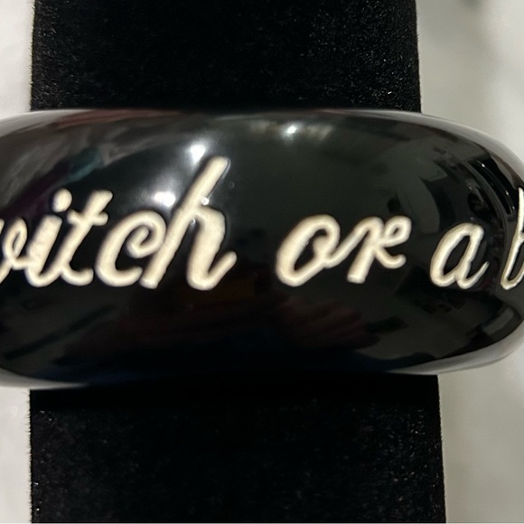 Jessica Kagan Kushman “Are You a Good Witch …” black bangle bracelet - Picture 3 of 8